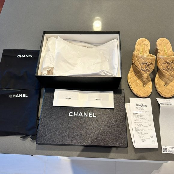 Authentic Tan Beige CHANEL Leather Wedge Sandal 38 - Never Worn - Picture 3 of 6